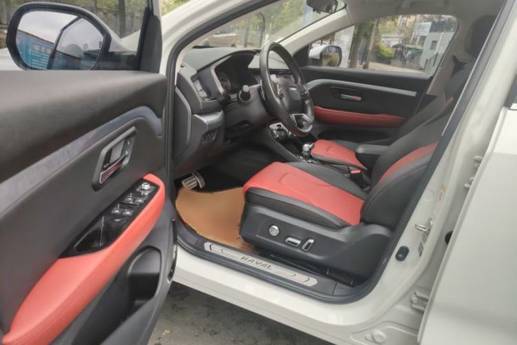 Used Haval H2s 2018 Red-Label 1.5T Dual-Clutch Luxury Model Interior 1