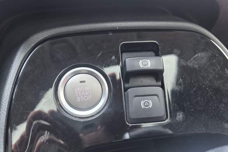 Used Haval H2s 2018 Blue Label 1.5T Dual-Clutch Fashion Edition Interior 11