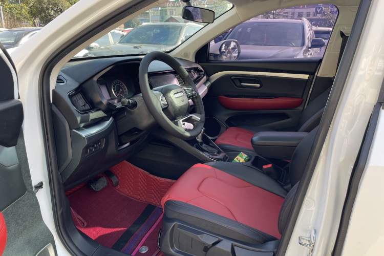 Used Haval H2s 2018 1.5T Dual-Clutch Fashion Edition Interior 2