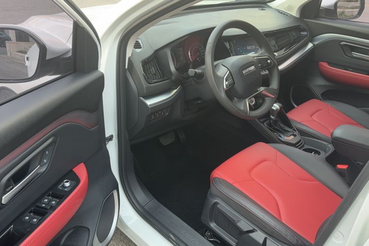 Used Haval H2s 2018 Red-Label 1.5T Dual-Clutch Fashion Edition Interior 2