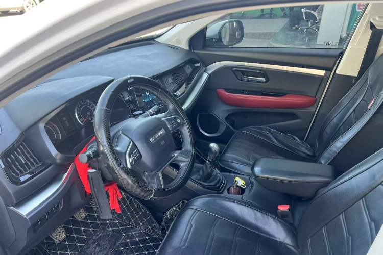 Used Haval H2s 2018 Blue Label 1.5T Manual Elite Model Interior 2