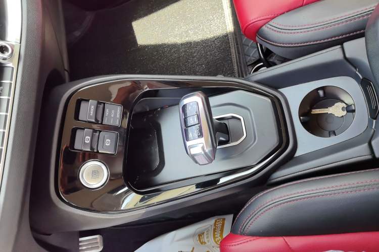 Used Haval H2s 2018 Red-Label 1.5T Dual-Clutch Luxury Model Interior 2