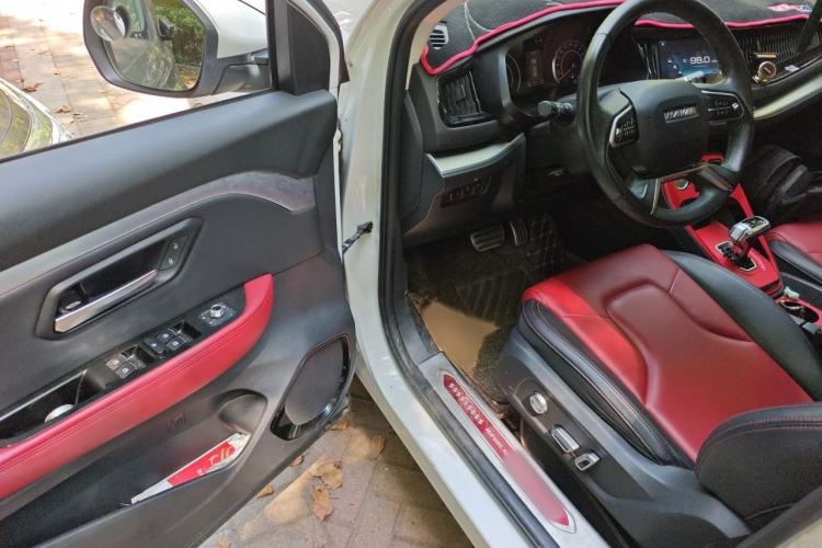 Used Haval H2s 2018 Red-Label 1.5T Dual-Clutch Luxury Model Interior 3