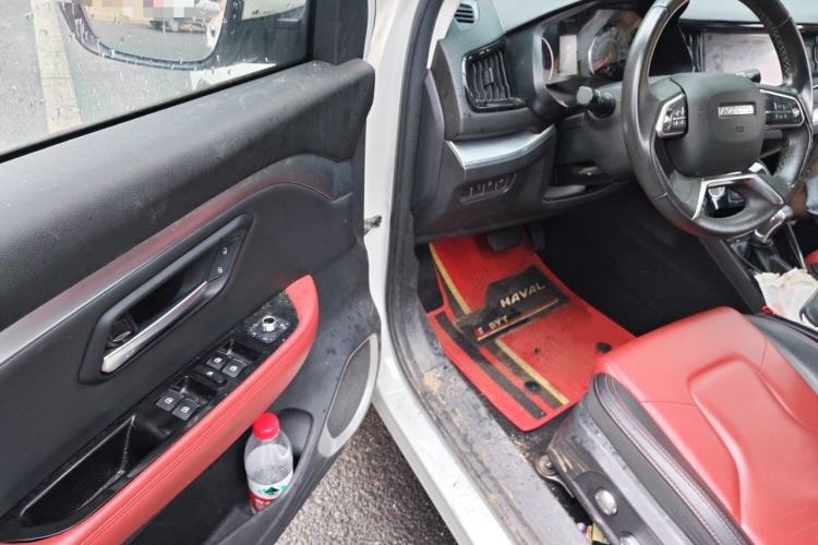 Used Haval H2s 2018 Red-Label 1.5T Dual-Clutch ZhiShang Model Interior 3