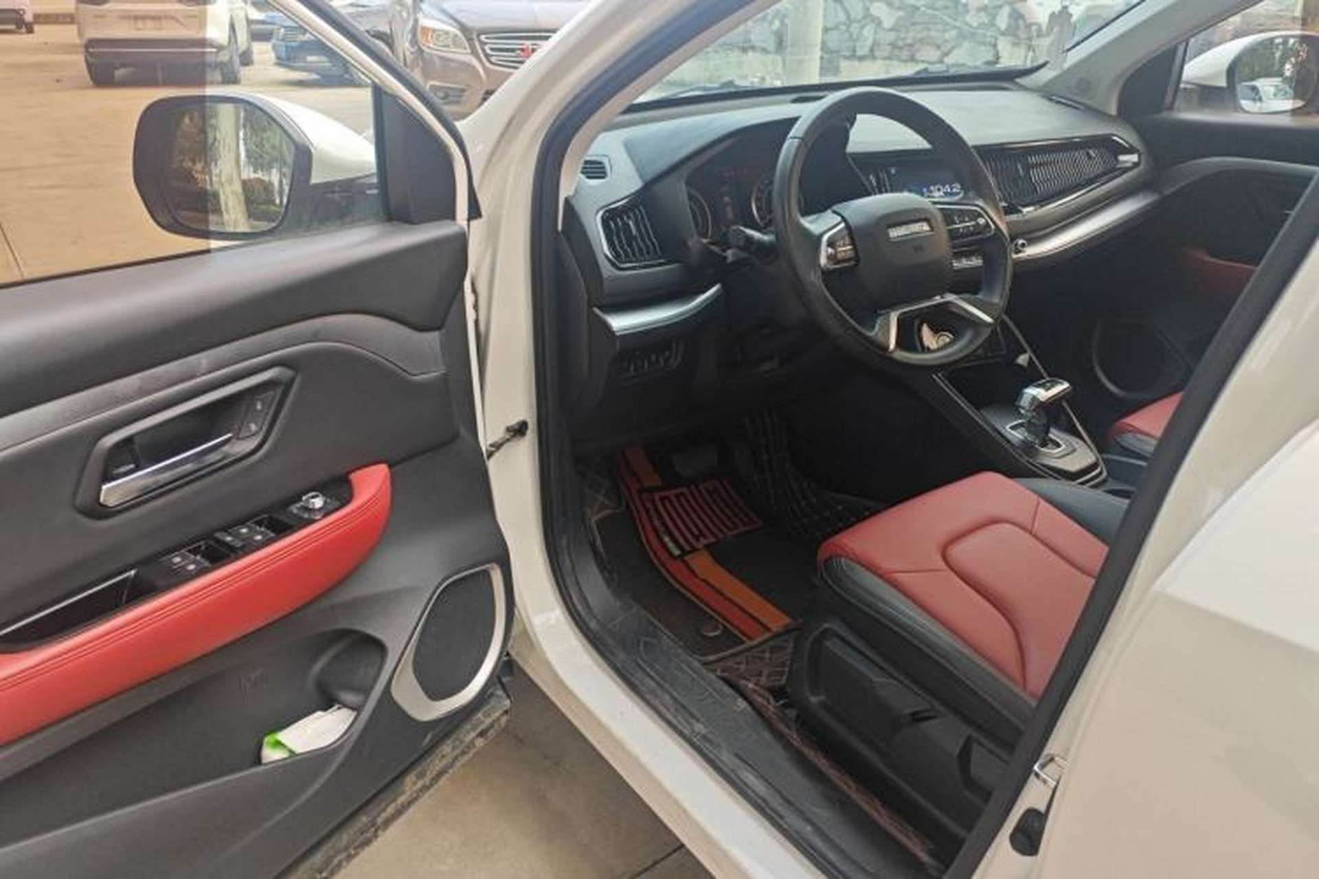 Used Haval H2s 2018 Red-Label 1.5T Dual-Clutch Elite Model Interior 3