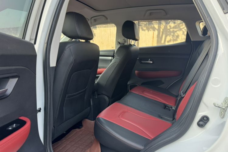 Used Haval H2s 2018 Red-Label 1.5T Dual-Clutch ZhiShang Model Interior 3