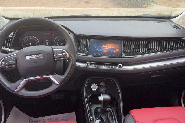 Used Haval H2s 2018 Red-Label 1.5T Dual-Clutch Fashion Edition Interior 3