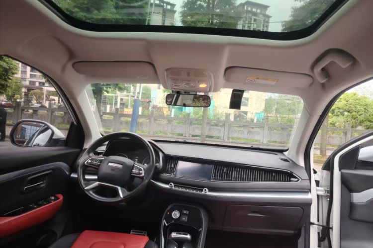 Used Haval H2s 2018 Red-Label 1.5T Dual-Clutch Luxury Model Interior 3