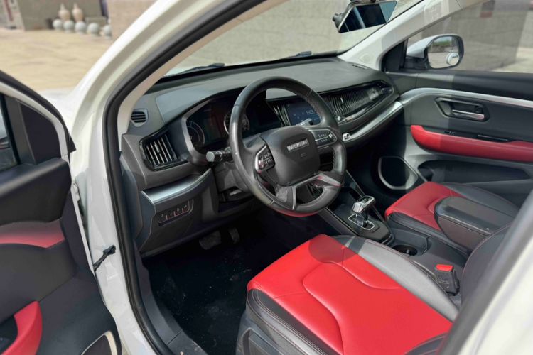 Used Haval H2s 2018 Red-Label 1.5T Dual-Clutch Elite Model Interior 3