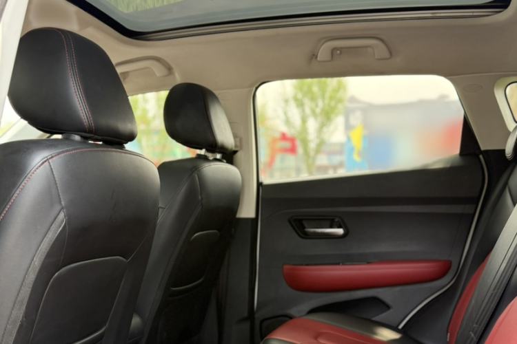 Used Haval H2s 2018 Red-Label 1.5T Dual-Clutch Luxury Model Interior 4