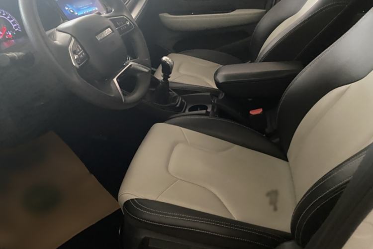 Used Haval H2s 2018 Blue Label 1.5T Manual Comfort Model Interior 4
