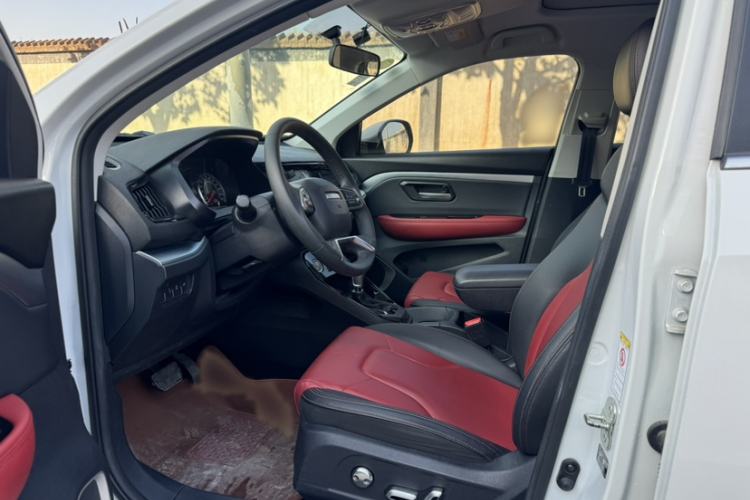 Used Haval H2s 2018 Red-Label 1.5T Dual-Clutch ZhiShang Model Interior 5