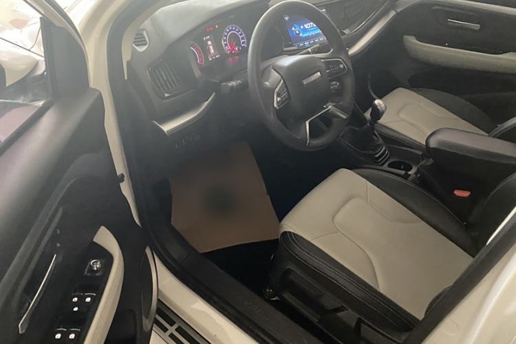 Used Haval H2s 2018 Blue Label 1.5T Manual Comfort Model Interior 5