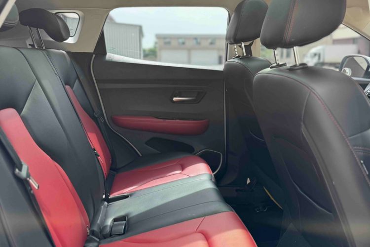 Used Haval H2s 2018 Red-Label 1.5T Dual-Clutch Elite Model Interior 5