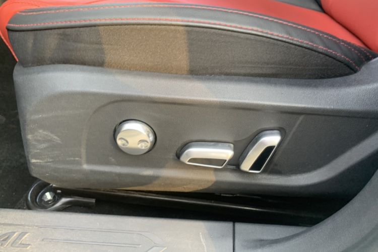Used Haval H2s 2018 Red-Label 1.5T Dual-Clutch ZhiShang Model Interior 6