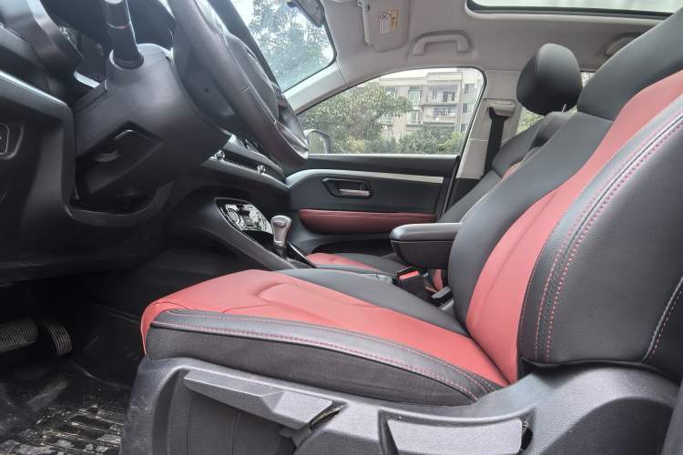 Used Haval H2s 2018 Blue Label 1.5T Dual-Clutch Fashion Edition Interior 7