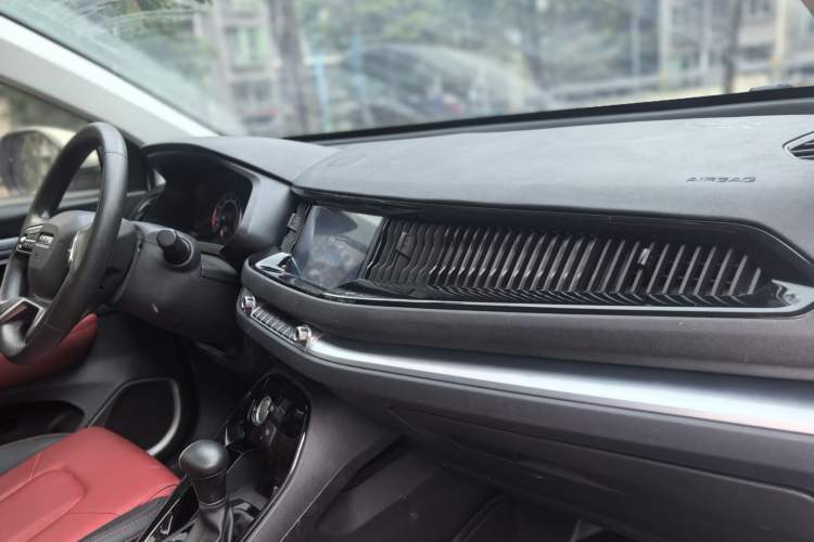 Used Haval H2s 2018 Blue Label 1.5T Dual-Clutch Fashion Edition Interior 9