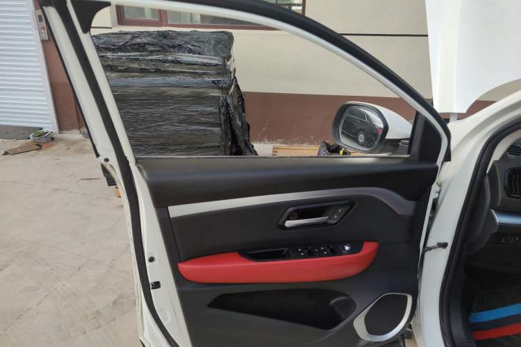 Used Haval H2s 2018 1.5T Dual-Clutch Fashion Edition Left Front Door Interior