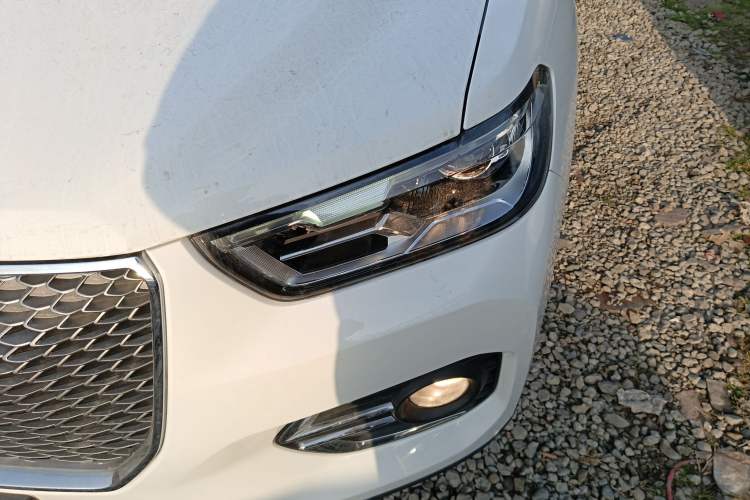 Used Haval H2s 2018 Red-Label 1.5T Dual-Clutch ZhiShang Model Left Front Headlight