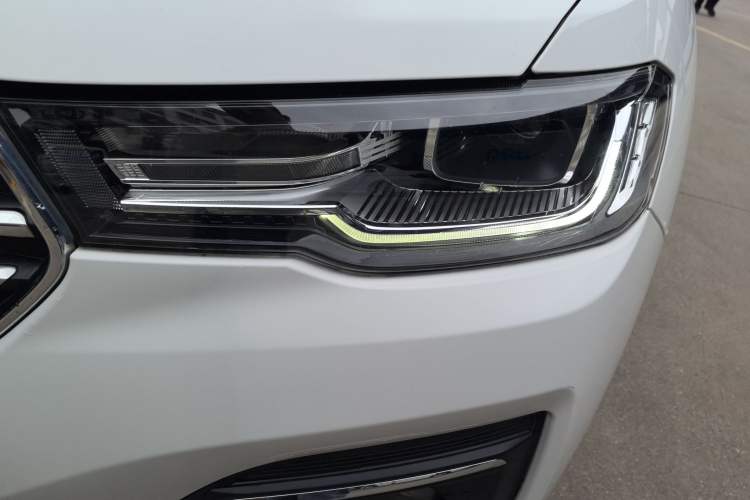Used Haval H2s 2018 Blue Label 1.5T Dual-Clutch ZhiShang Model Left Front Headlight