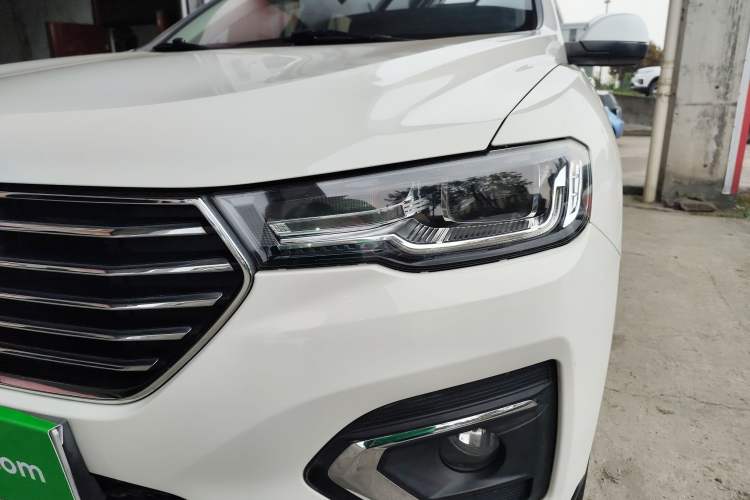 Used Haval H2s 2018 Blue Label 1.5T Dual-Clutch Fashion Edition Left Front Headlight