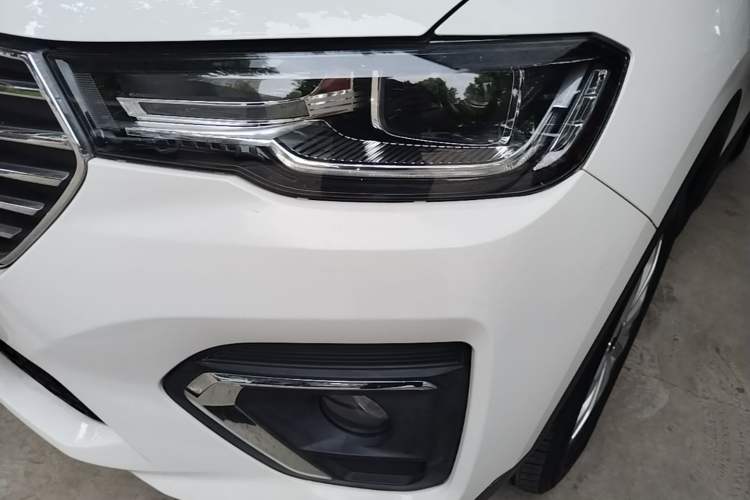 Used Haval H2s 2018 Blue Label 1.5T Dual-Clutch ZhiShang Model Left Front Headlight