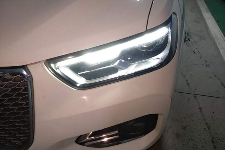 Used Haval H2s 2018 Red-Label 1.5T Dual-Clutch ZhiShang Model Left Front Headlight