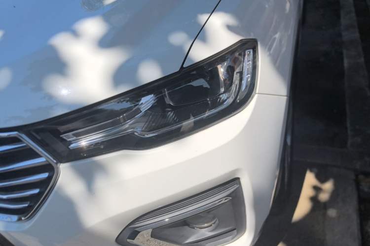 Used Haval H2s 2018 Blue Label 1.5T Dual-Clutch Luxury Model Left Front Headlight