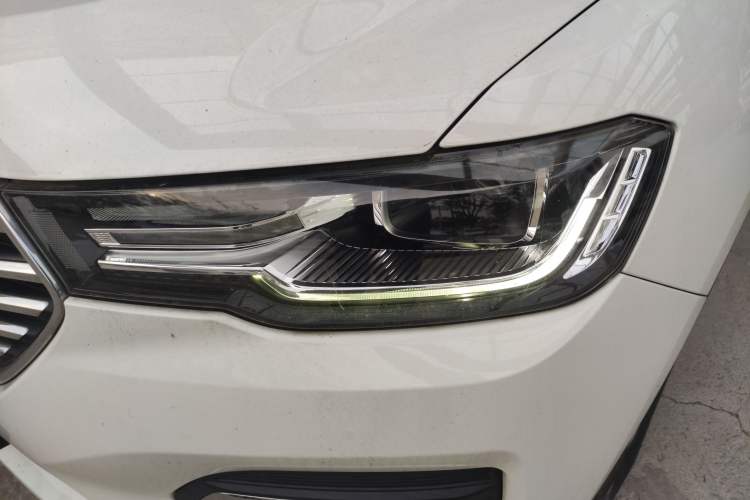 Used Haval H2s 2018 Blue Label 1.5T Dual-Clutch Fashion Edition Left Front Headlight