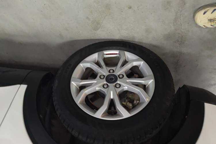 Used Haval H2s 2018 Red-Label 1.5T Manual Elite Model Left Front Wheel Hub