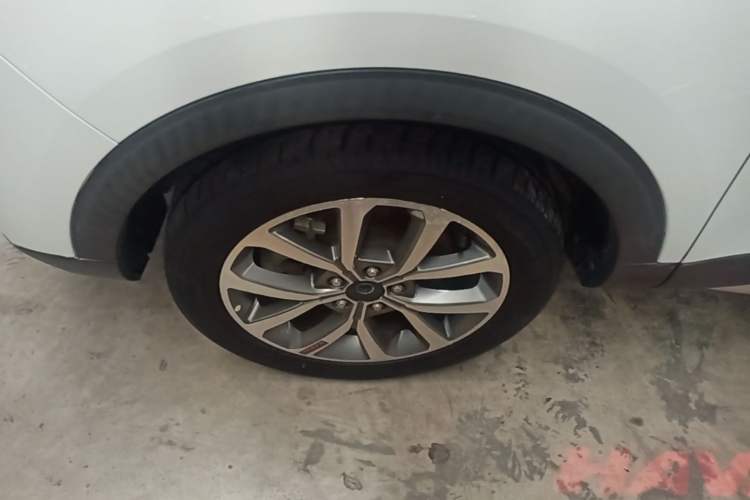 Used Haval H2s 2018 Red-Label 1.5T Dual-Clutch Luxury Model Left Front Wheel Hub