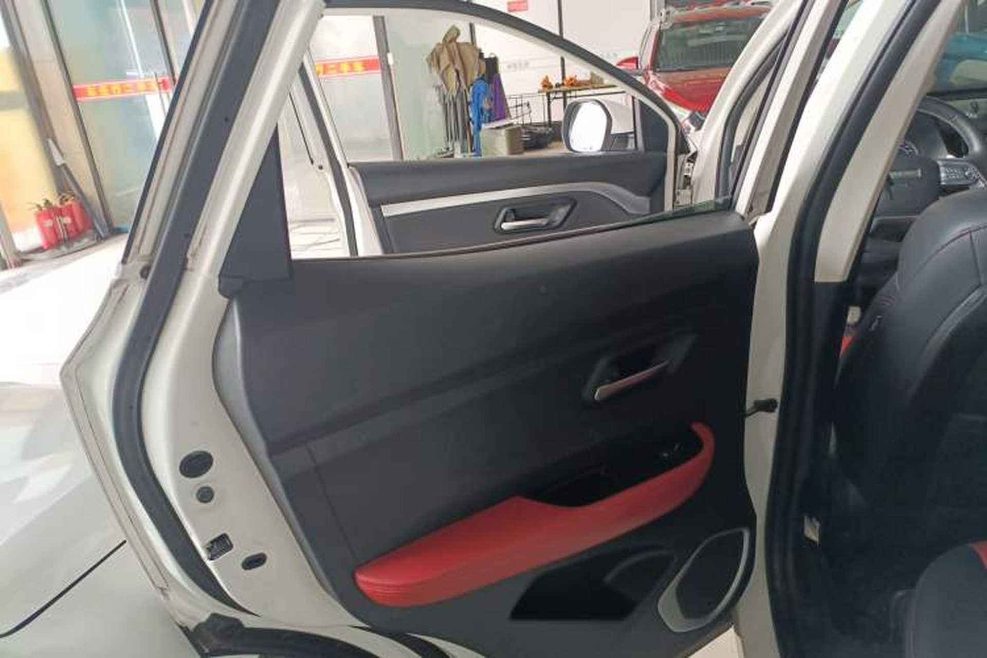 Used Haval H2s 2018 Red-Label 1.5T Dual-Clutch Elite Model Left Rear Door Interior