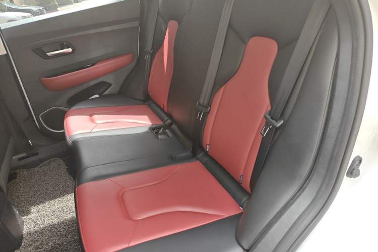Used Haval H2s 2018 Red-Label 1.5T Dual-Clutch ZhiShang Model Left Rear Seat