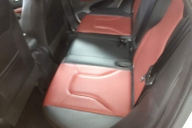 Used Haval H2s 2018 Red-Label 1.5T Dual-Clutch Elite Model Left Rear Seat