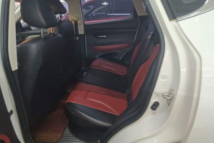 Used Haval H2s 2018 Red-Label 1.5T Dual-Clutch Luxury Model Left Rear Seat
