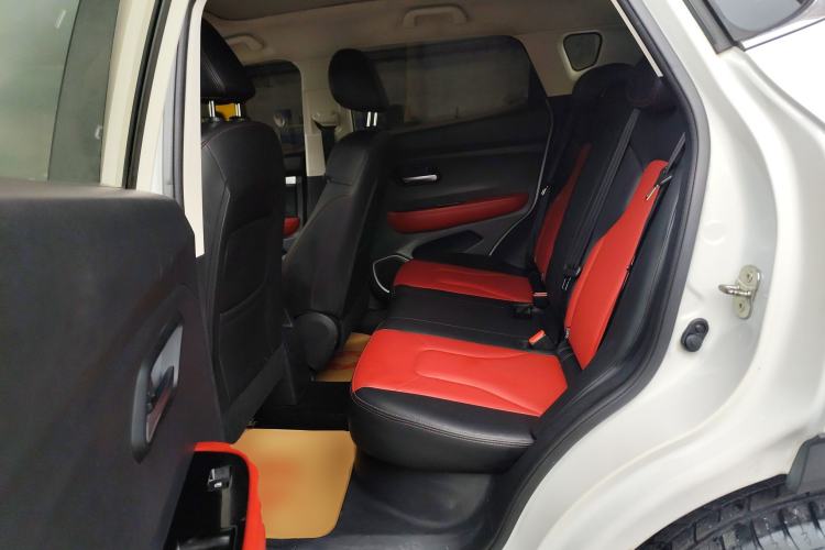Used Haval H2s 2018 Blue Label 1.5T Dual-Clutch Fashion Edition Left Rear Seat