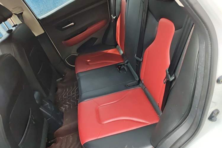 Used Haval H2s 2018 Red-Label 1.5T Dual-Clutch ZhiShang Model Left Rear Seat