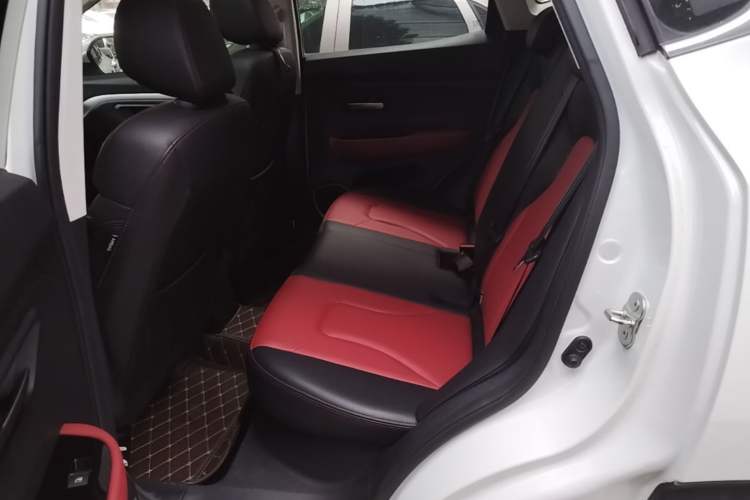 Used Haval H2s 2018 Blue Label 1.5T Dual-Clutch ZhiShang Model Left Rear Seat