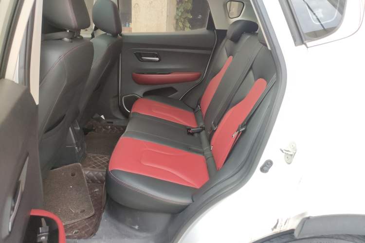 Used Haval H2s 2018 Blue Label 1.5T Dual-Clutch Fashion Edition Left Rear Seat