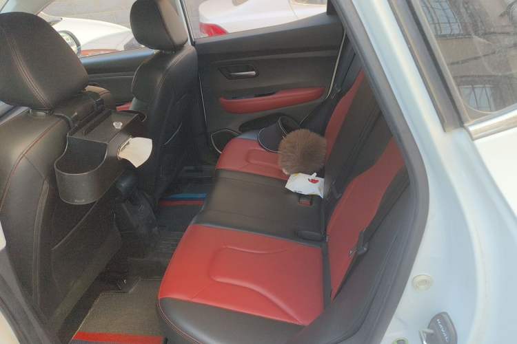 Used Haval H2s 2018 Red-Label 1.5T Dual-Clutch Elite Model Left Rear Seat
