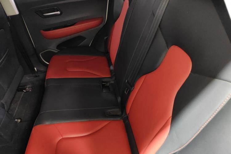 Used Haval H2s 2018 Blue Label 1.5T Dual-Clutch Fashion Edition Left Rear Seat