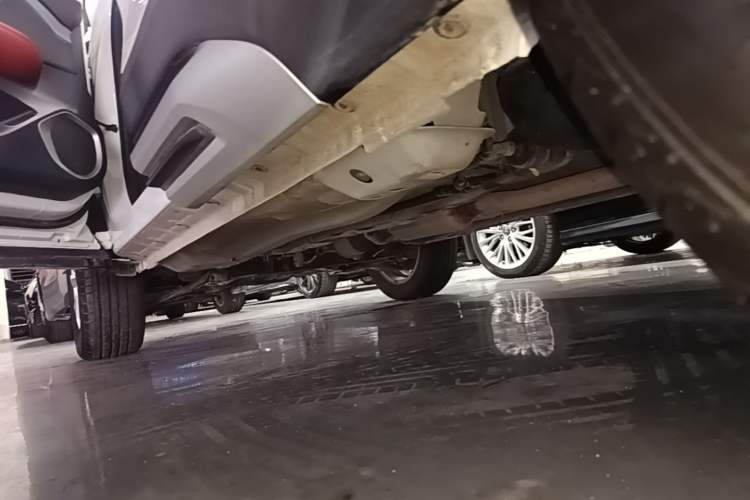 Used Haval H2s 2018 Red-Label 1.5T Dual-Clutch Elite Model Left Side Sill