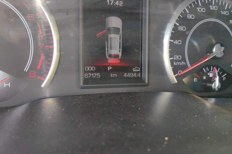 Used Haval H2s 2018 Red-Label 1.5T Dual-Clutch Comfort Model Odometer Close Up