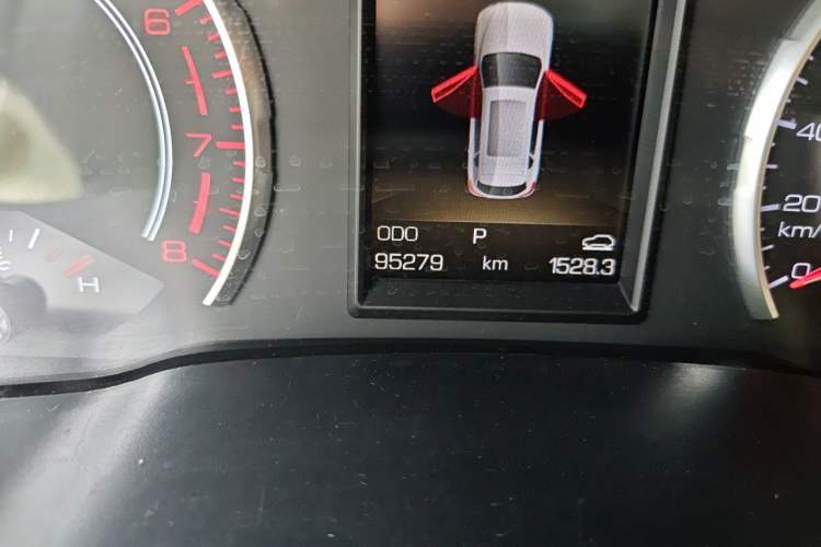 Used Haval H2s 2018 Red-Label 1.5T Dual-Clutch ZhiShang Model Odometer Close Up