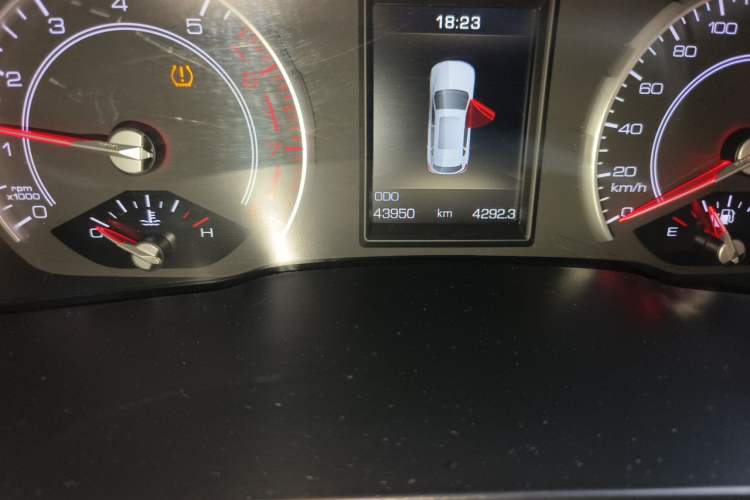 Used Haval H2s 2018 Red-Label 1.5T Manual Comfort Model Odometer Close Up