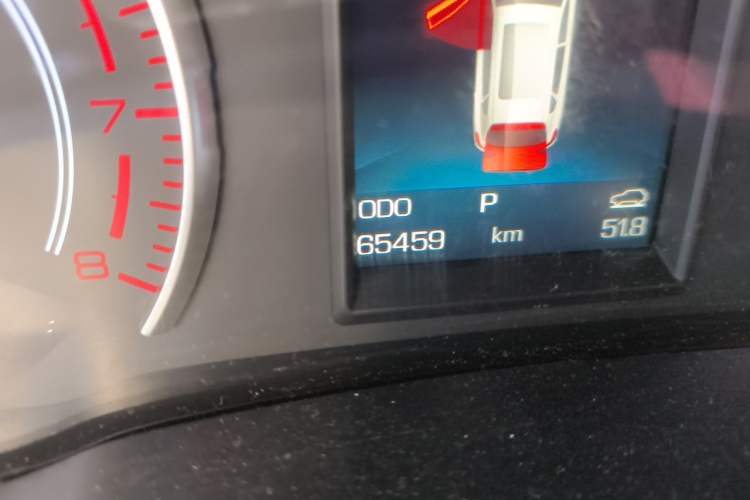 Used Haval H2s 2018 Red-Label 1.5T Dual-Clutch Elite Model Odometer Close Up