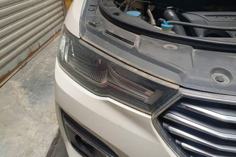 Used Haval H2s 2018 Blue Label 1.5T Dual-Clutch ZhiShang Model Right Front Headlight