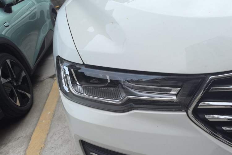Used Haval H2s 2018 Blue Label 1.5T Dual-Clutch ZhiShang Model Right Front Headlight
