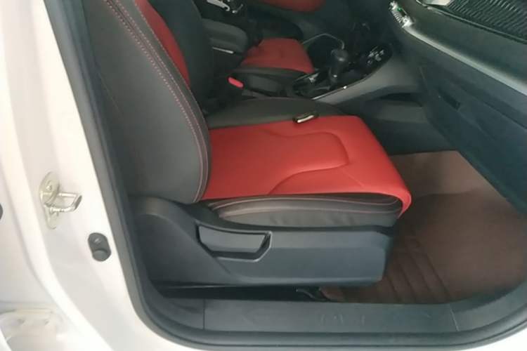 Used Haval H2s 2018 1.5T Dual-Clutch Fashion Edition Right Front Seat