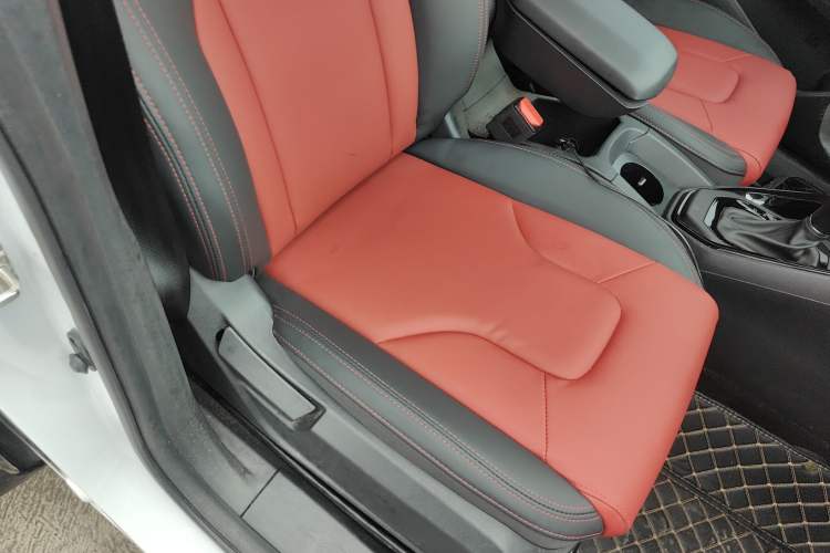 Used Haval H2s 2018 Red-Label 1.5T Dual-Clutch Fashion Edition Right Front Seat